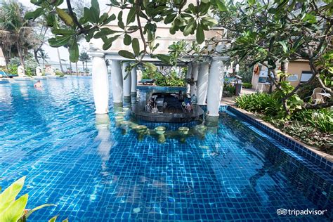 Phuket Graceland Resort And Spa Pool Pictures And Reviews Tripadvisor
