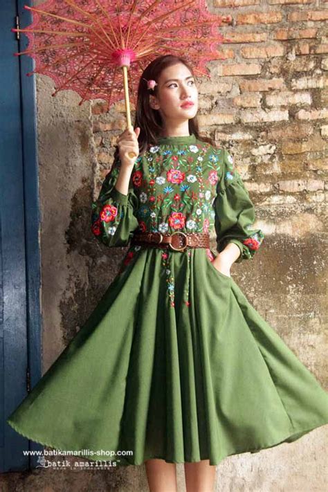 Batik Amarillis Made In Indonesia Batik Amarilliss Ildiko Dress In Beautiful And Extravagant