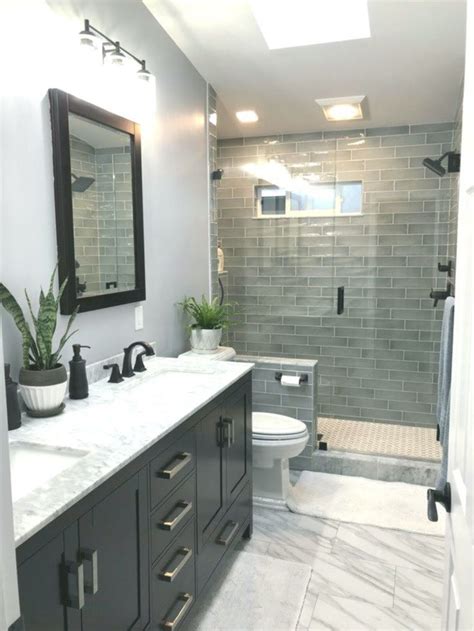 If you're remodeling your bathroom, now's your chance to consider what sort of layout makes the most sense. 33 Best Small Master Bathroom Remodel Ideas - NUNOHOMEZ