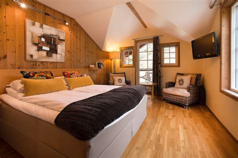 May 06, 2021 · flåmsbrygga er fordelt på tre bygninger, hvor to av bygningene består av hotellrom, mens den siste er ideell for aktiviteter og utflukter hele året. Flamsbrygga Hotel | Norway | Regent Holidays