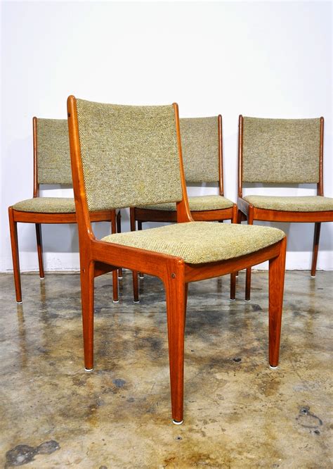 SELECT MODERN: Set of 4 Danish Modern Teak Dining Chairs