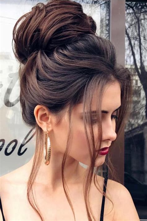 15 Pretty Chignon Bun Hairstyles To Try Прически