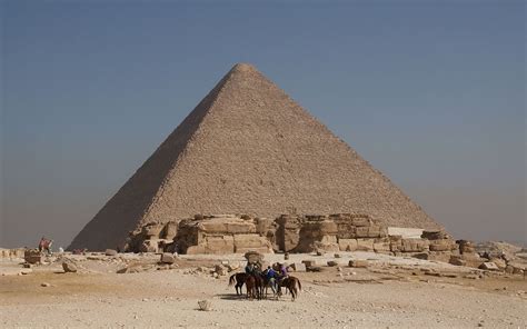 Pyramide de Khéops Wikipédia en Grande pyramide de gizeh Grande pyramide Pyramide de