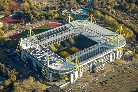 Borussia dortmund have confirmed that edin terzic will stay on at the club, but not as part of marco rose's coaching staff. BVB-Fans setzen Zeichen gegen RB Leipzig - Rudelgucken im ...