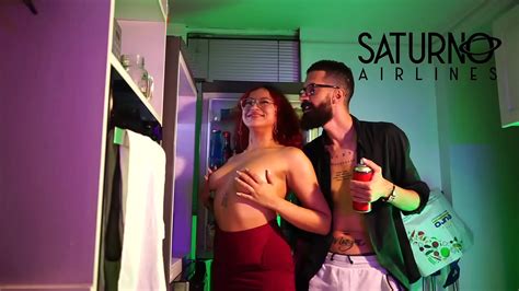 Latinas Calientes Bailando En Una Aventura Sexual En El Libro De Sexo