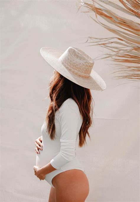 Outfit Ideas For Your Home Maternity Shoot Everyday Pursuits