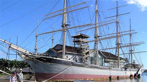 Falls Of Clyde Is The Last Surviving Iron Hulled Four Masted Full
