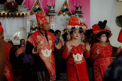 Sinamot Atau Uang Mahar Berikut Tradisi Pernikahan Yang Ada Di Suku