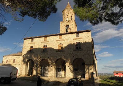 La Guida Sul Comune Di Loreto Aprutino Pe In Abruzzo Italia