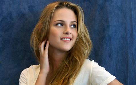 Free Download Kristen Stewart Celebrities Wallpapers Smile Hot