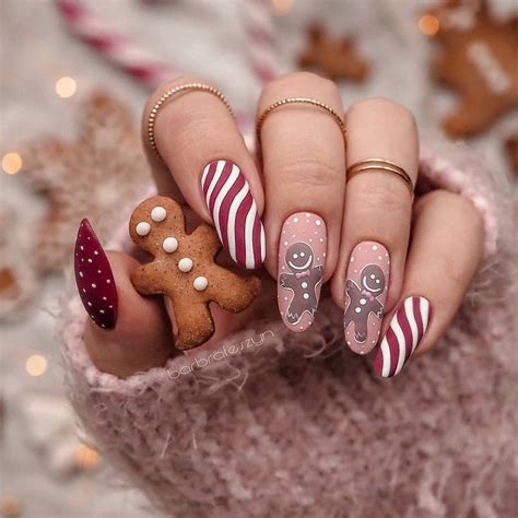 50 Cheery Christmas Nail Art Designs With Acrylic That Are Simple In