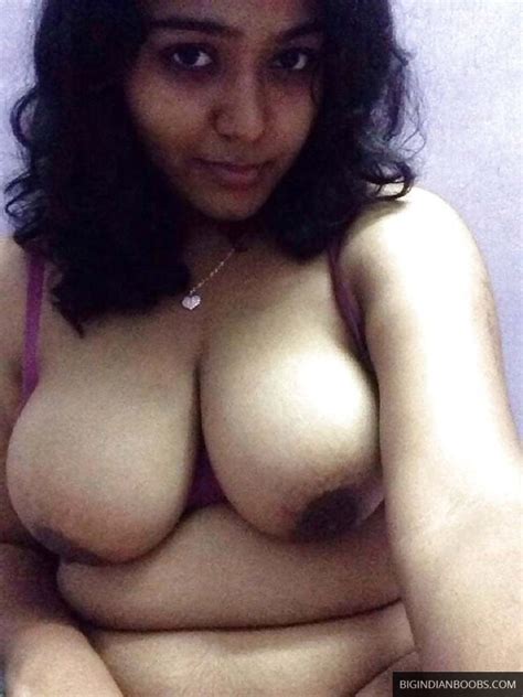 Desi Girl Showing Her Big Tits Antarvasna Photos
