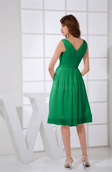 Green Plain A Line V Neck Sleeveless Knee Length Prom Dresses