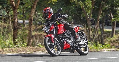 One should consider looking at yamaha fz, suzuki gixxer and honda cb hornet before making a. 2020 TVS Apache RTR 160 4V BS6 Review - CarsLane