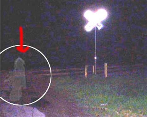 20 Real Ghost Pictures To Keep You Up At Night Boredbug