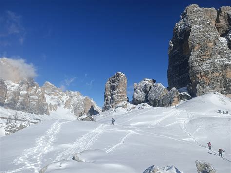 Trekking Cinque Torri Nelle Dolomiti Di Cortina Dampezzo Raianaraya