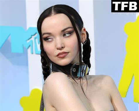 Dove Cameron Flaunts Her Sexy Tits At The Mtv Vmas In Newark Photos Fappeninghd