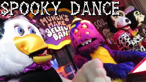 Chuck E Cheese Spooky Dance Sharonville Oh Youtube