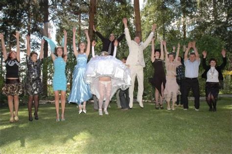 Exteremly Stupid Wedding Photo Ideas