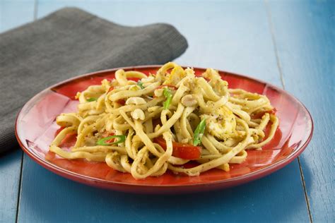 Grain free, paleo, and gluten free. Pad Thai with Lo Mein Noodles - Amoy Asian Frozen Foods ...