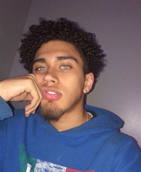 Pin By 𝙥𝙧𝙞𝙣𝙘𝙚𝙨𝙨𝙚 ️ On Bae Light Skin Boys Cute Lightskinned Boys