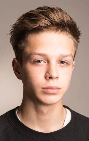 Максим дрозд maxim drozd (в 51 год) екатерина тышкевич ekaterina tyshkevich (в 24 года) антон батырев anton batyrev (в 38 лет) ирина ефремова irina efremova (в 38 лет) надежда грановская nadezhda granovskaya (в 37 лет). Сериал Ничто не случается дважды (2019): все актеры и роли ...