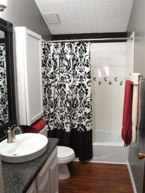 Tons of black and white bathroom ideas. Bathroom Decorating Ideas Black White And Red | White ...