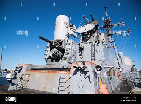 20mm Phalanx Ciws Hi Res Stock Photography And Images Alamy