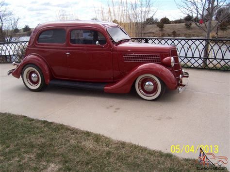 1935 Ford Tudor Sedan