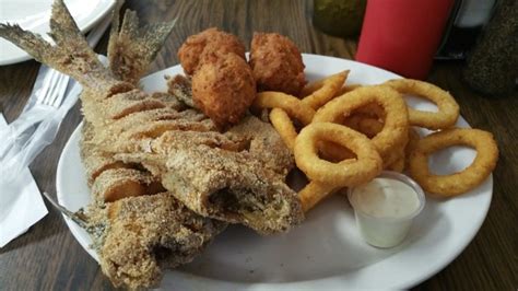 What ti serve with fried catfish / southern fried catfish recipe coop can cook : 10 Restaurants In Alabama With The Best Fried Catfish