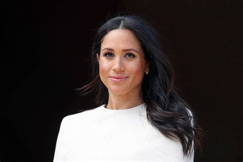 Sign up for meghan markle alerts Meghan Markle Nailed the "Royal Slant" During Her First ...