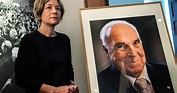 Letztes offizielles Porträtfoto von Helmut Kohl übergeben