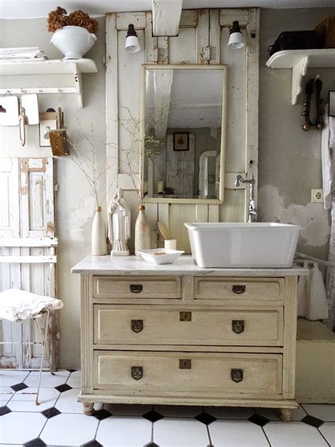 Stil kommt nie aus der mode. Vintage Badezimmer Schrank mit integriertem Waschbecken | Vintage Badezimmer | Pinterest ...