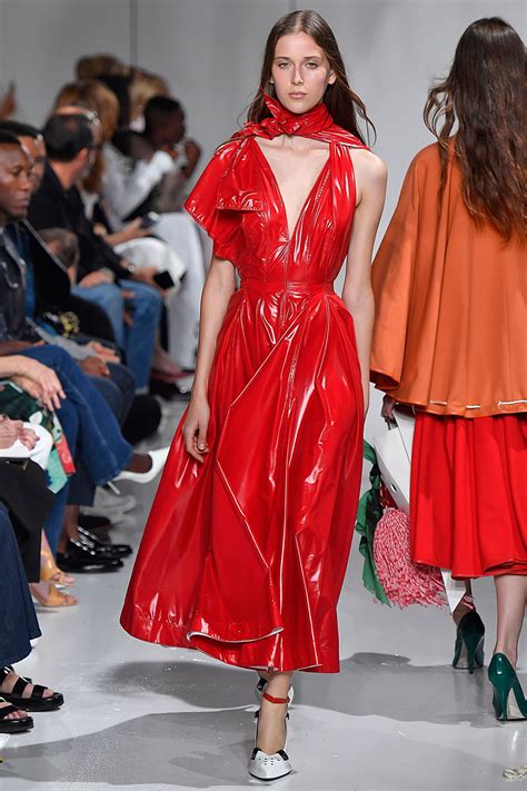 10 Spring Summer 2020 Fashion Trends To Know Ahead Of Next Season Fashion Womens Fashion