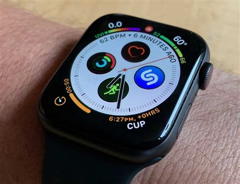 Owners of an apple watch 4 can now precisely view their heart rate at any time. Apple Watch gets 7 new complications in watchOS 5.1.1