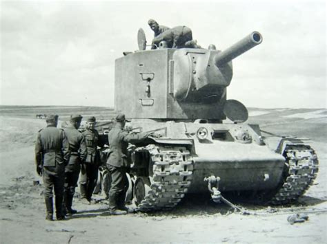 Heavy Tank Kv 2 With Low Turret World War Photos