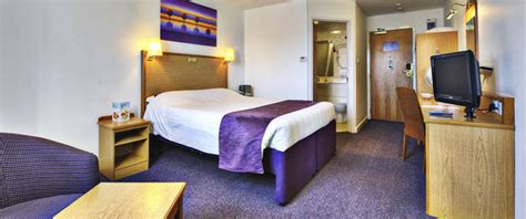 Superbly located in edinburgh's city centre location, this modern premier inn is just 10 minutes' walk from princes street and edinburgh castle. PREMIER INN EDINBURGH HAYMARKET hotel | 50% off | Hotel Direct
