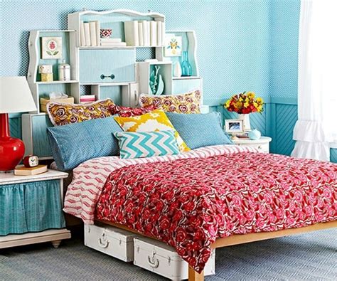 When it comes to organizing small kids' bedrooms, remember to use open shelving and bins to hold small items. Home Hacks: 19 Tips to Organize Your Bedroom - thegoodstuff