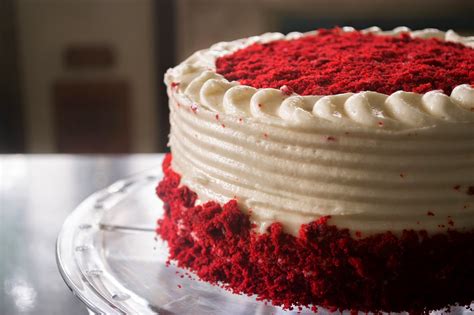 I came up with this recipe when a friend requested a red velvet cheesecake for his birthday. Frost & Serve: Red Velvet Cake Recipe