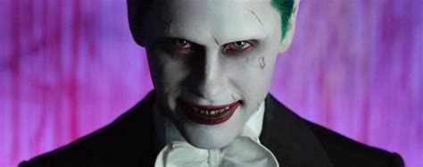 According to reports, jared leto has signed on to reprise his role as the joker in zack snyder's extended version of justice league. Justice League : Un easter egg Joker repéré dans le ...
