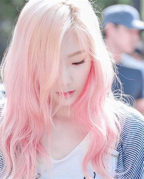 16 K Pop Idols Who Look Breathtakingly Pretty In Soft Pink Curly Hair K Luv