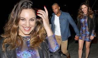 Kelly Brook Flashes Her Pins On Date With David Mcintosh Daily Mail