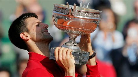 Roland Garros Novak Djokovic Brise Enfin La Malédiction Le Parisien