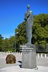 Foto de Estátua Do Rei Haakon Vii Da Noruega Em Oslo Noruega e mais ...