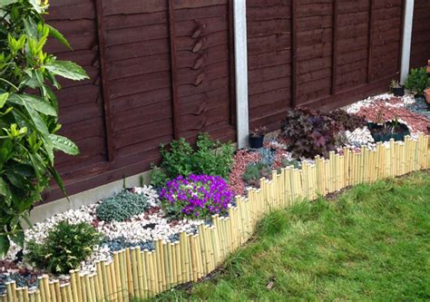 Comes in rolled form so it is flexible and very easy to install. Bordures de Jardin à dérouler en Bambou - 1 rouleau ...