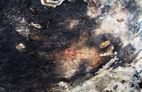 10000 Year Old Cave Paintings Of Aliens And Spaceships Discovered In India