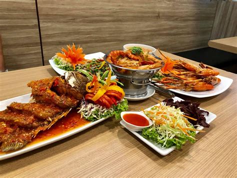 Finding a halal place to eat isn't an easy feat. Home | Yana Restaurant Thai & International Halal Food ...