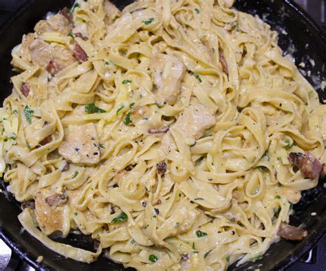 Stir milk gradually into sauce mix with whisk in small saucepan until well blended. Chicken Fettuccine Carbonara - Icing On The Steak