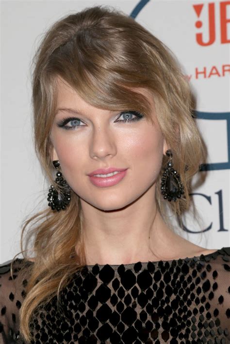 Taylor Swift Pre Grammy Gala In Los Angeles January 2014
