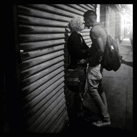 Young Love Intimate Candid Snapshots Of Couples On The Streets Of Nyc